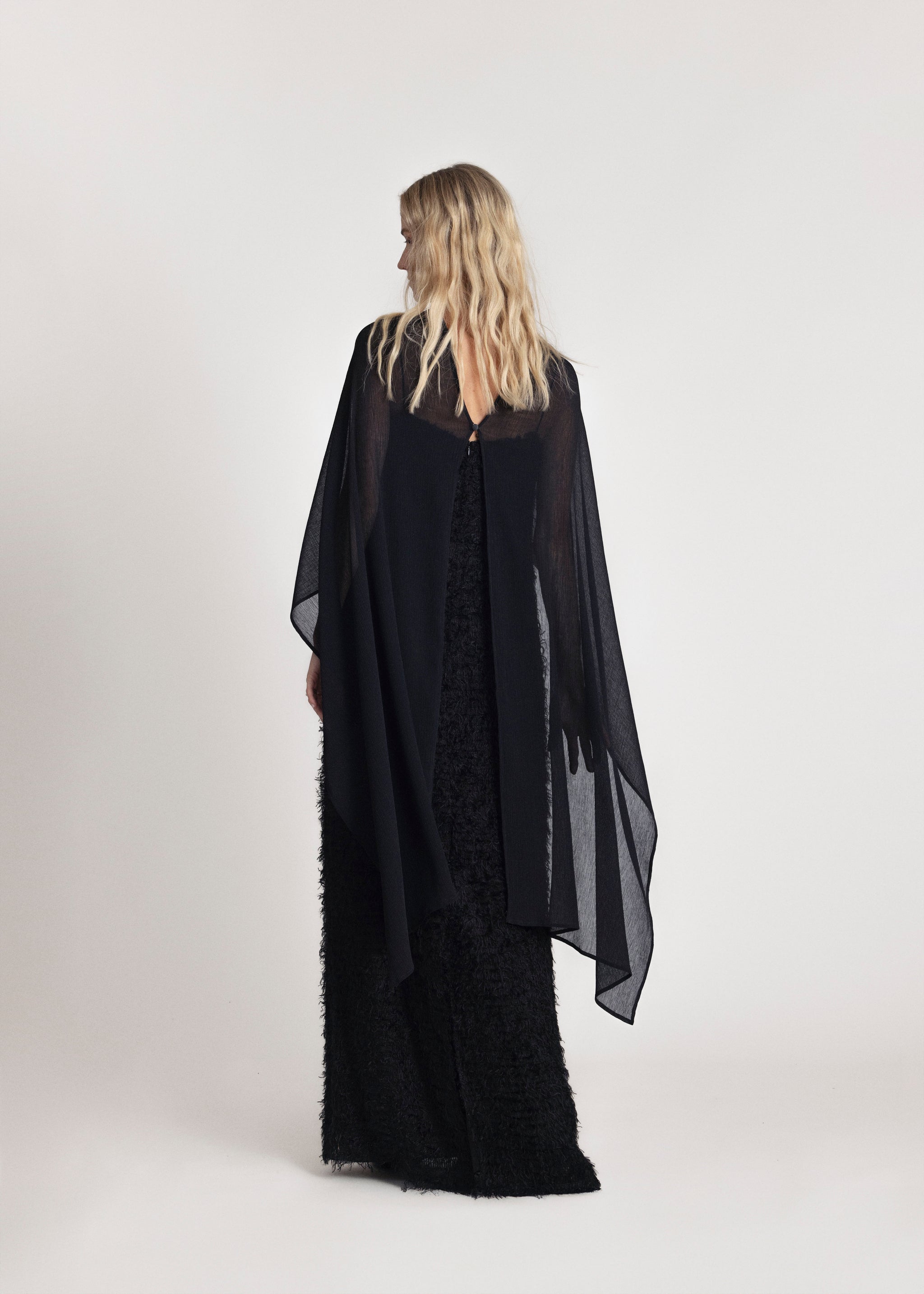The Memory Cape in Black – Alas Silk